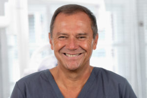 Zahnarzt Dr. Georg Bayer Spezialist für Implantologie